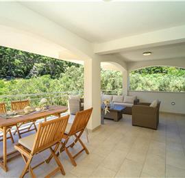 6 Bedroom Beachfront Villa with Heated Pool near Vela Luka on Korcula Island, Sleep 12